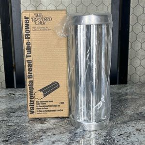 The Pampered Chef Valtrompia Flower Bread Tube